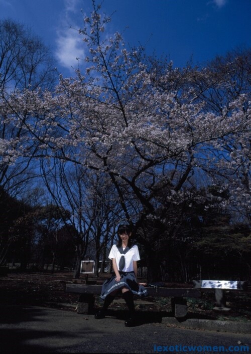 Airi Suzuki 1587