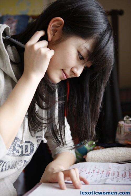 Airi Suzuki 1403