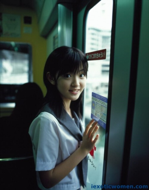 Airi Suzuki 983