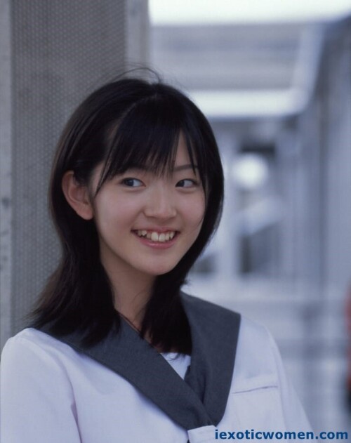 Airi Suzuki 975