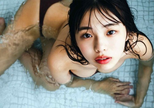 Hina Kikuchi 1715 1