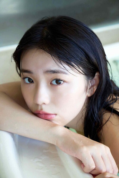 Hina Kikuchi 1961