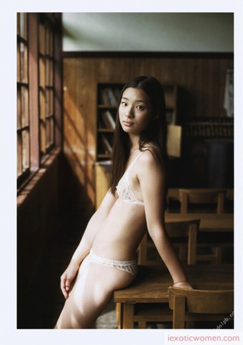 Rika Adachi 737