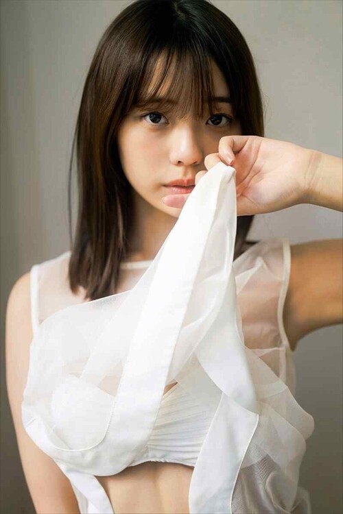 Hina Kikuchi 930