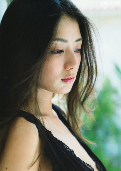 Moemi Katayama 795